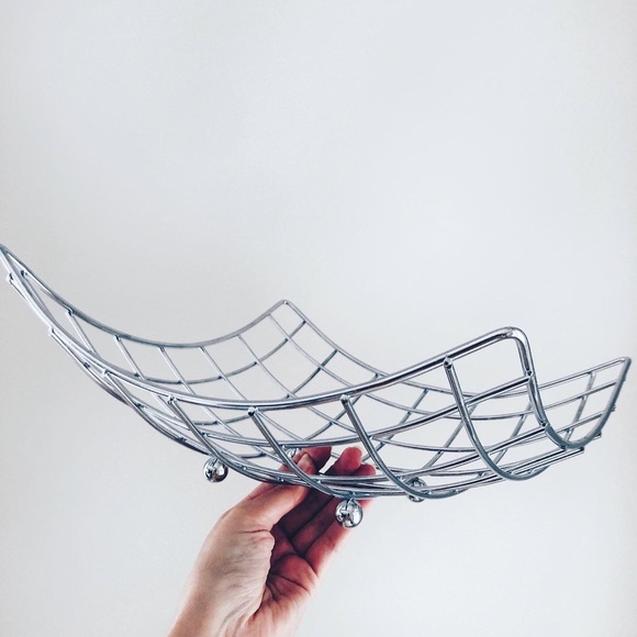 Metal Retro Bread Basket Bowl - Picture 2 of 4